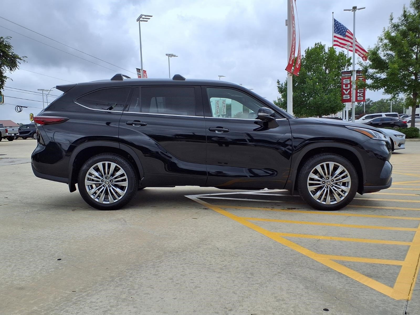 New 2026 Toyota Highlander Platinum AWD/4WD image 4