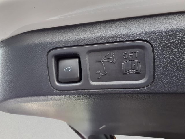 Used 2024 Ford Expedition Limited AWD/4WD image 11