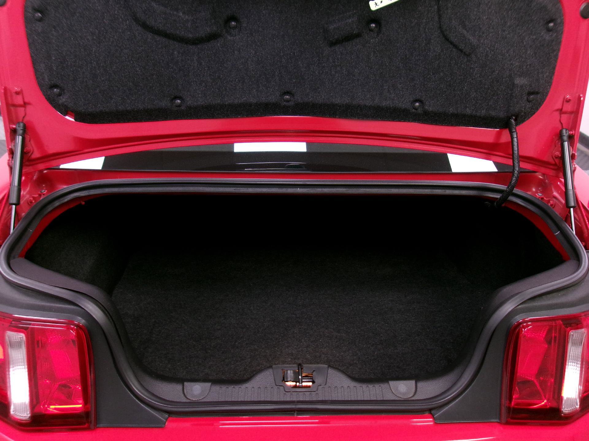 Used 2010 Ford Mustang GT image 9