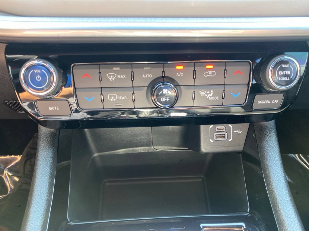 Used 2025 Jeep Compass Limited AWD/4WD image 31