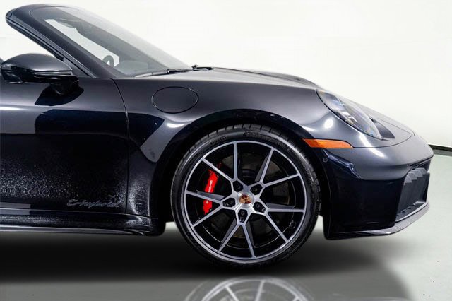 Used 2025 Porsche 911 Carrera GTS image 8