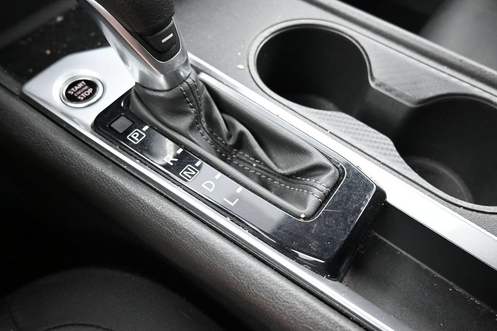 Used 2025 Nissan Altima 2.5 SV FWD image 15
