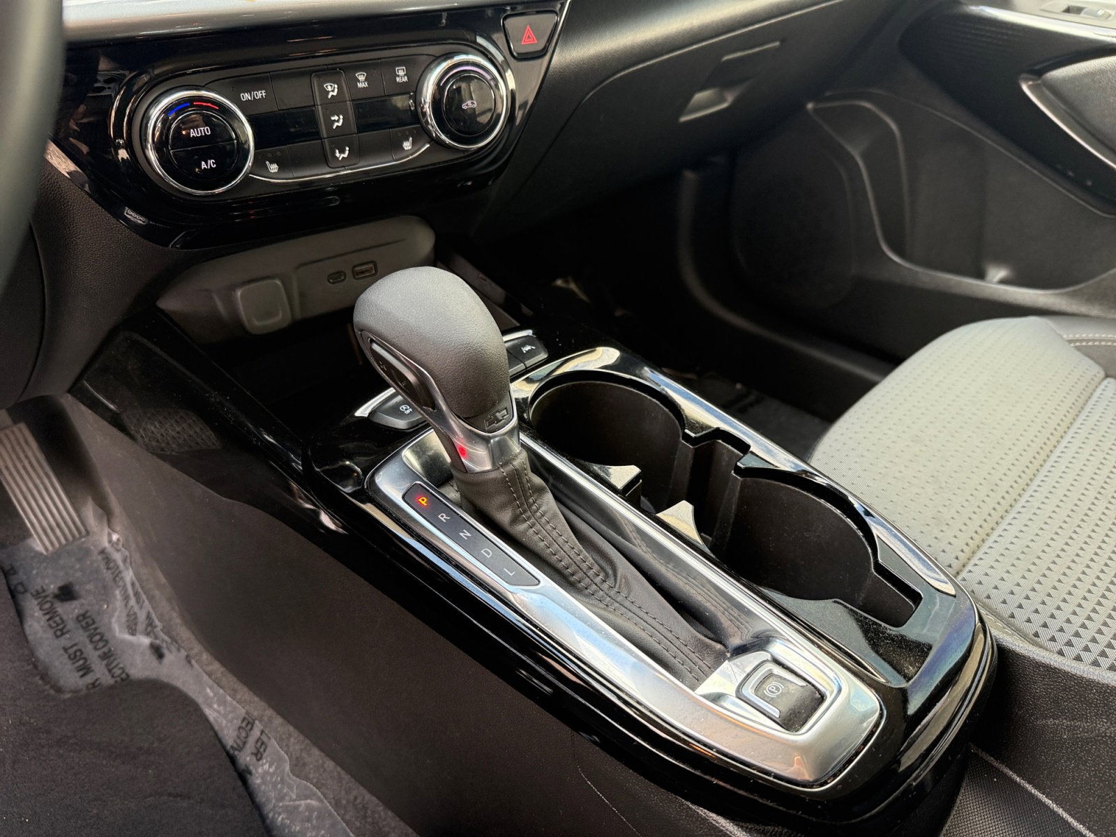 Used 2024 Chevrolet Trax LT w/ Driver Confidence Package image 13