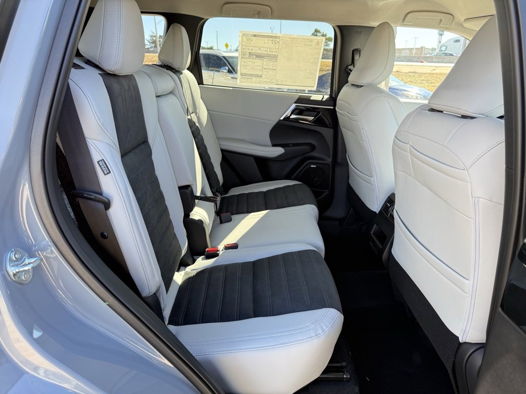 New 2026 Mitsubishi Outlander SE image 22