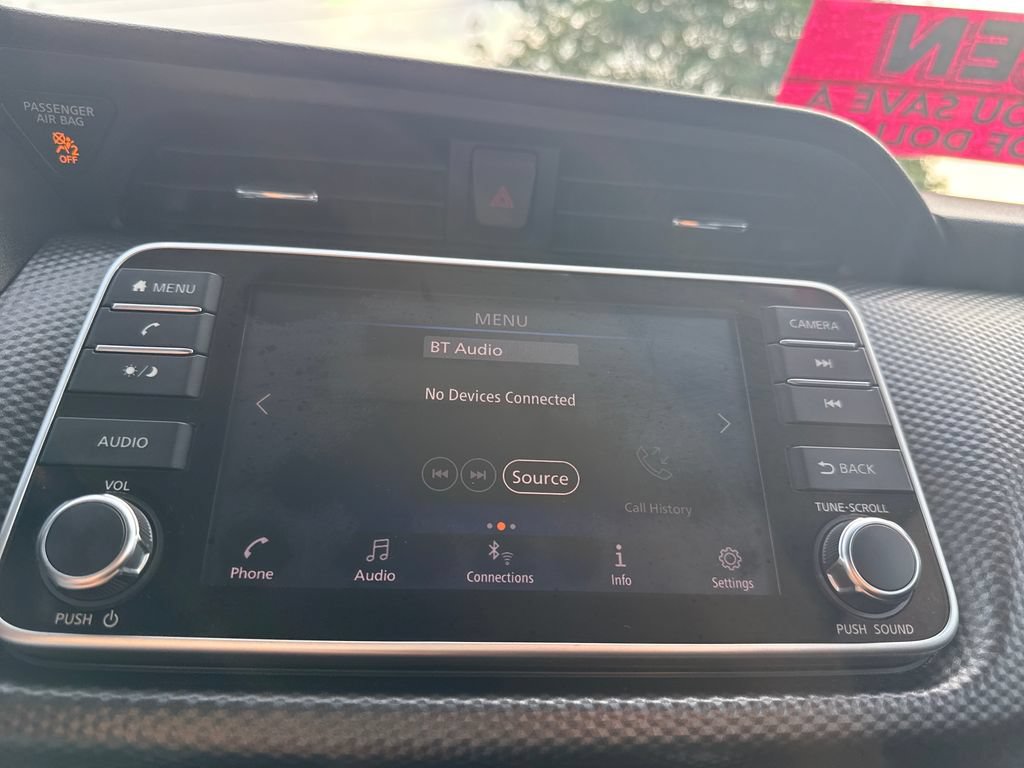 Used 2018 Nissan Kicks SV FWD image 31