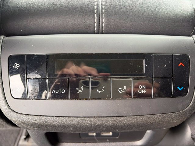 Used 2024 Nissan Pathfinder SV w/ Lighting Package (N92) FWD image 24