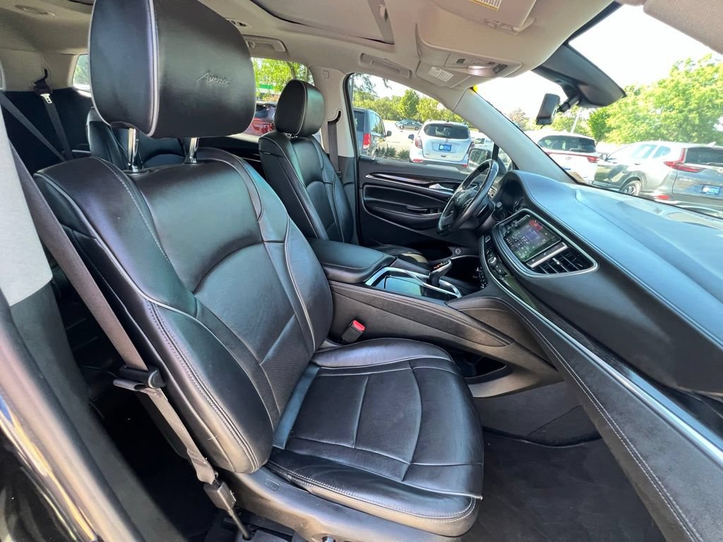 Used 2020 Buick Enclave Avenir w/ Avenir Technology Package AWD/4WD image 33
