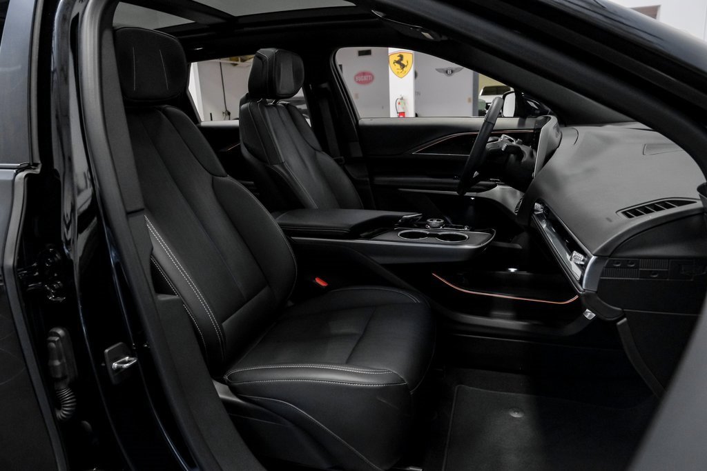 Used 2024 Cadillac Lyriq Luxury image 37