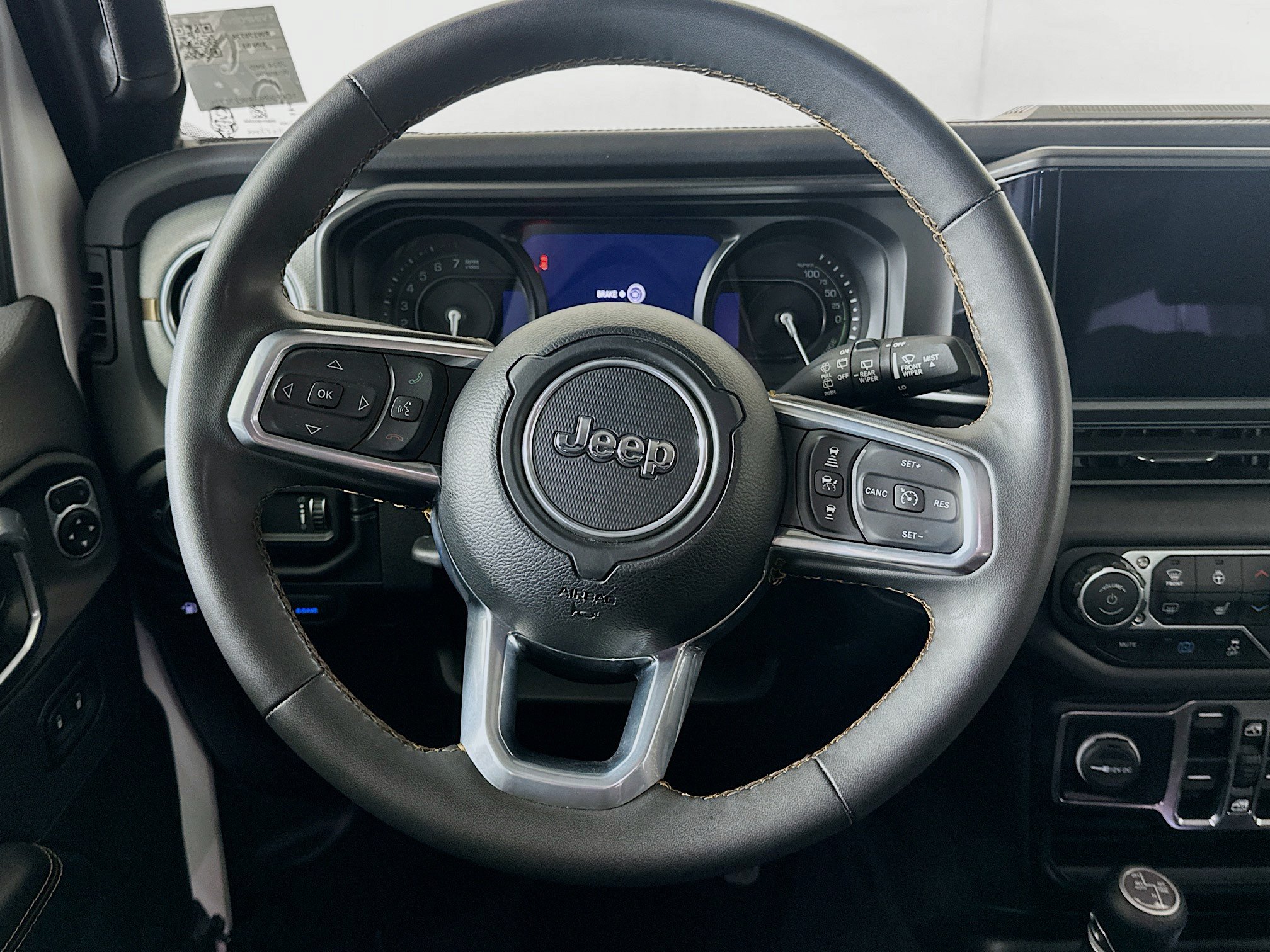 Used 2024 Jeep Wrangler Unlimited Sahara AWD/4WD image 17