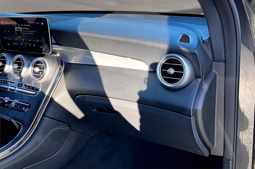 Used 2021 Mercedes-Benz GLC 300 4MATIC image 17