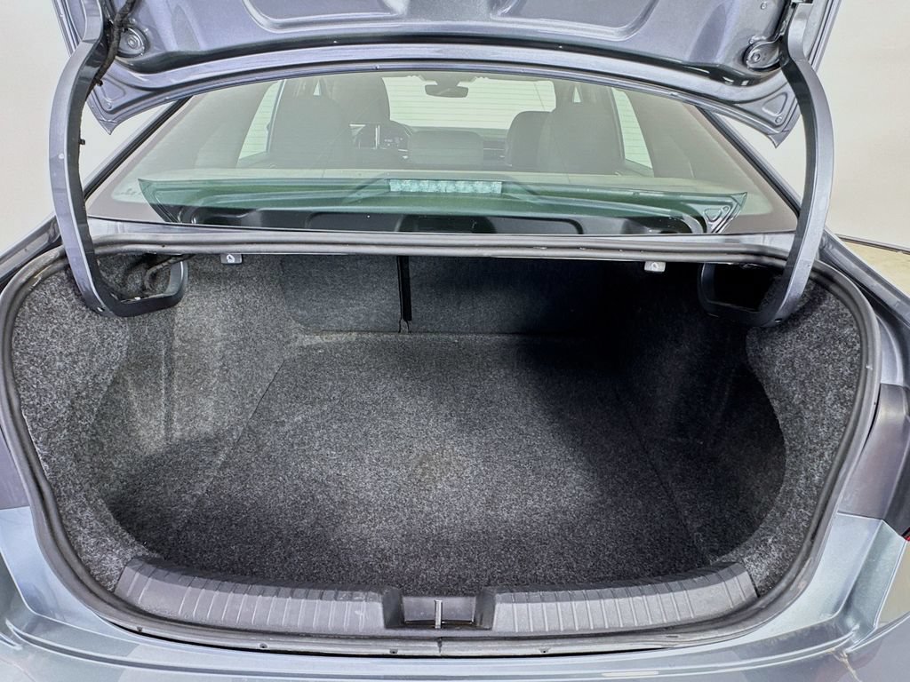 Used 2025 Volkswagen Jetta Sport FWD image 30