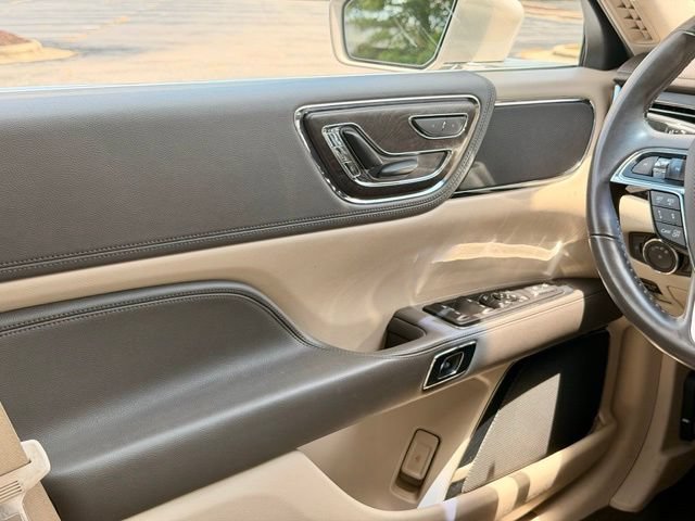 Used 2019 Lincoln Continental Select FWD image 21