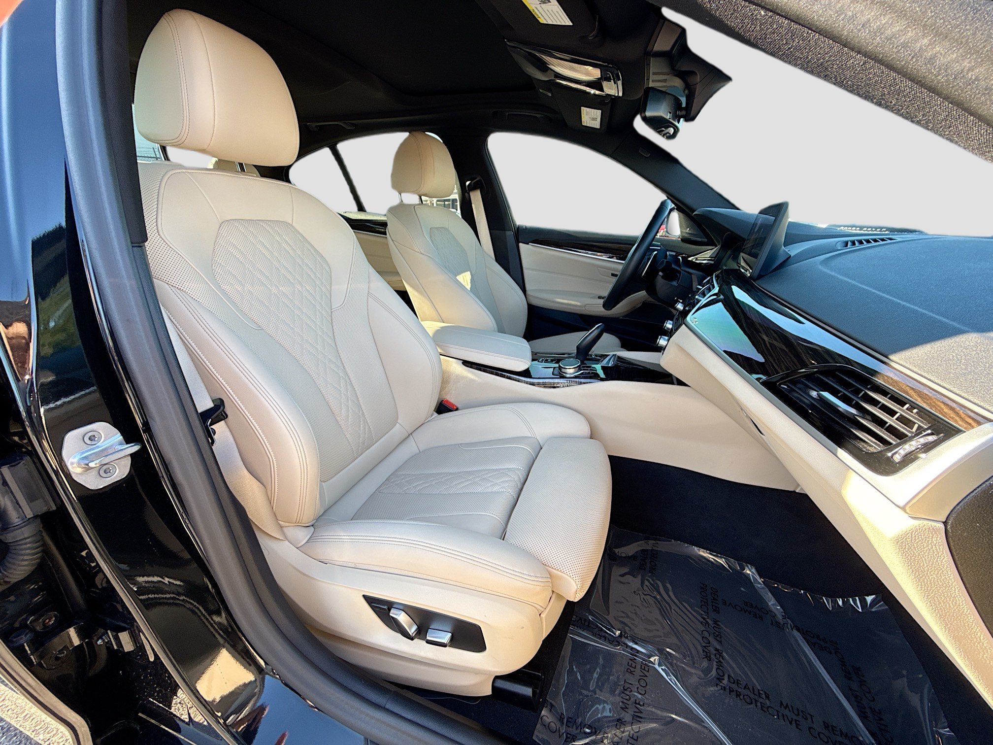 Used 2023 BMW 530i w/ Premium Package RWD image 16