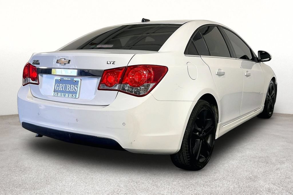 Used 2011 Chevrolet Cruze LTZ FWD image 2