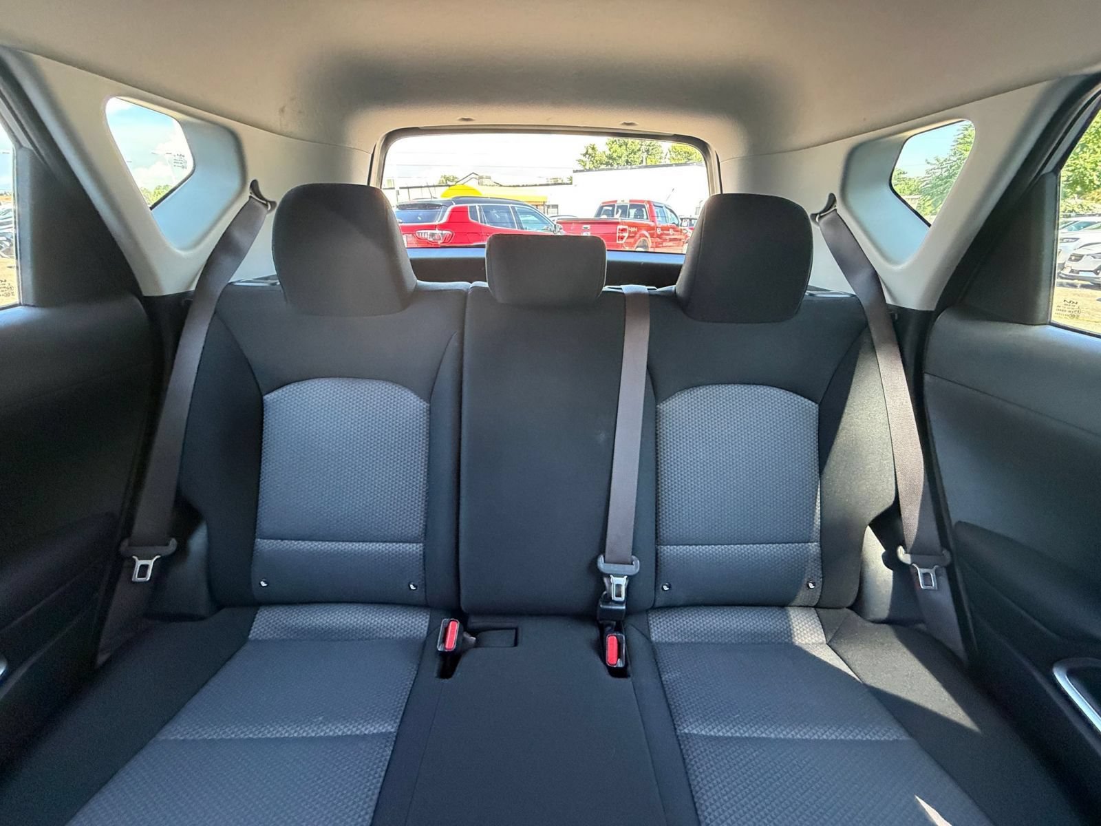 Used 2025 Kia Soul LX w/ LX Technology Package FWD image 35