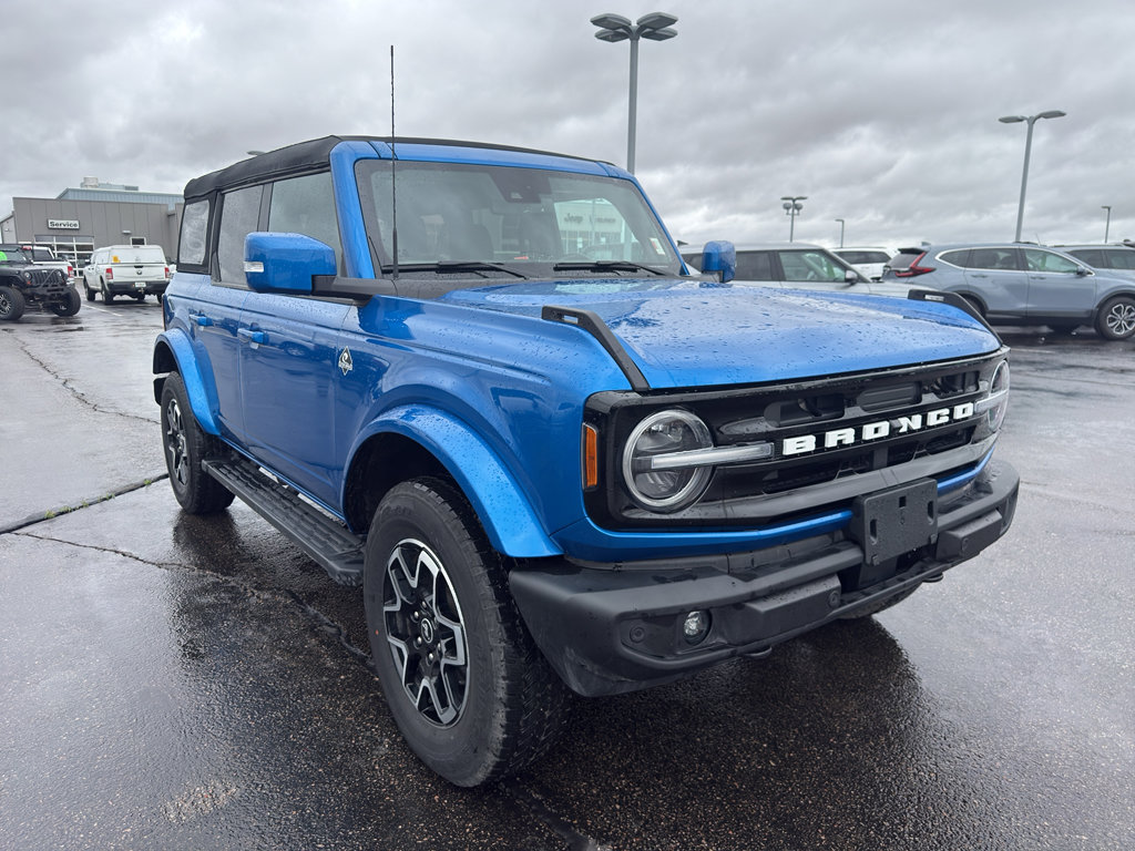 Used 2024 Ford Bronco Outer Banks AWD/4WD image 3