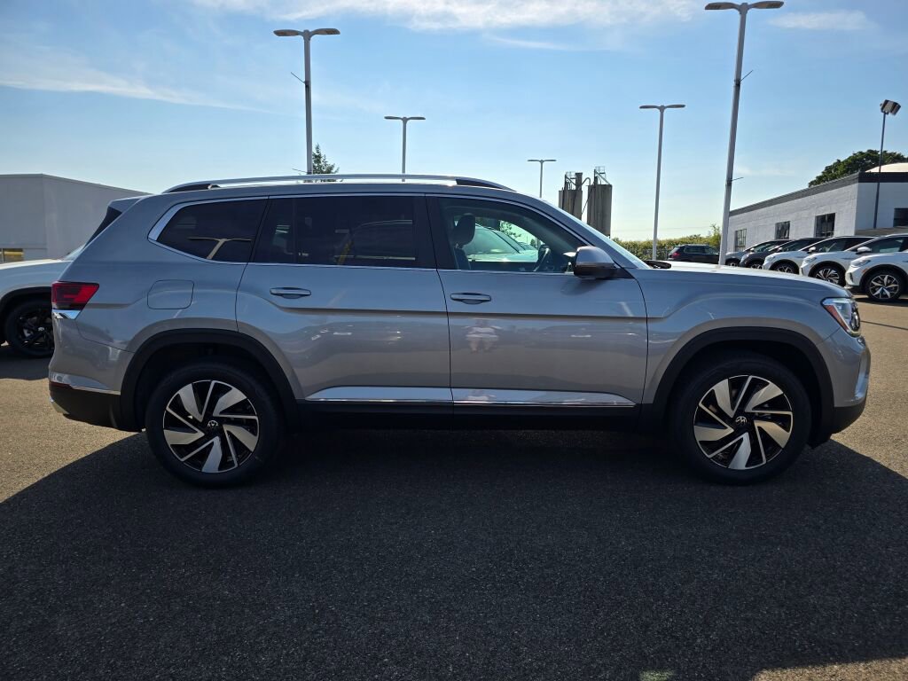 New 2025 Volkswagen Atlas SEL image 3