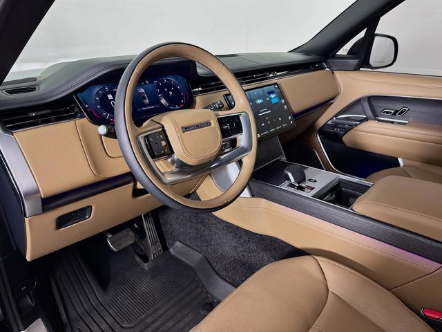 Used 2025 Land Rover Range Rover Long Wheelbase Autobiography image 9