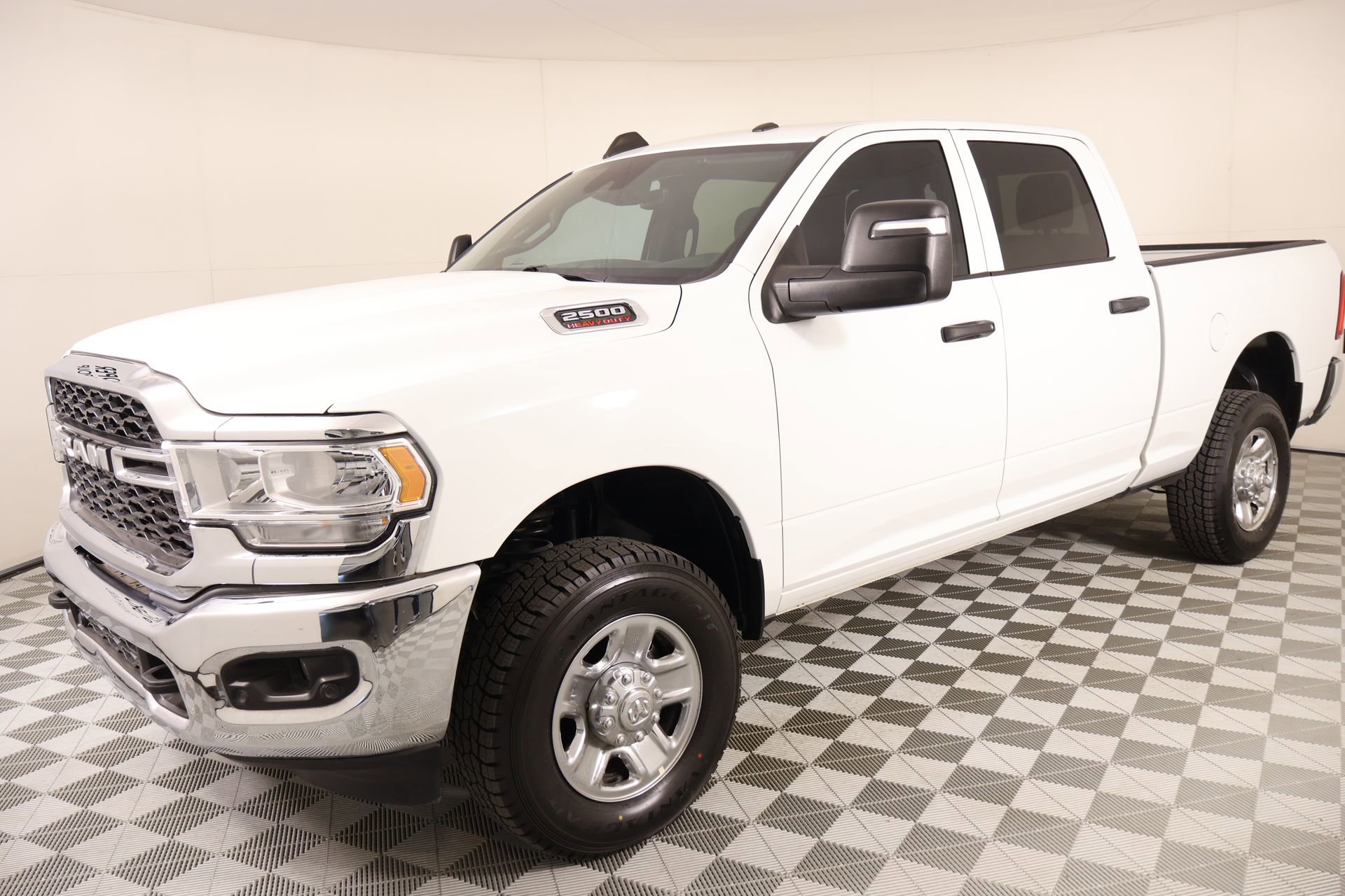 Used 2023 RAM 2500 Tradesman w/ Safety Group image 10