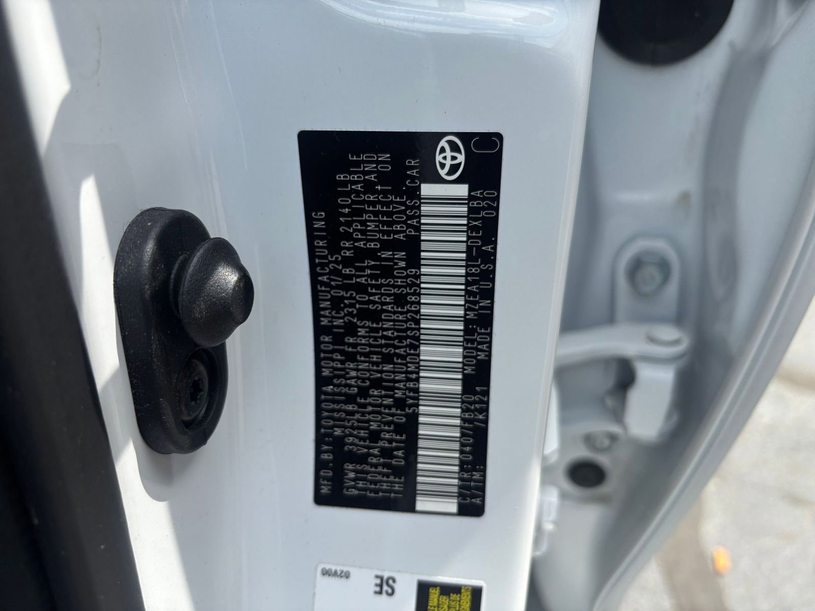 Used 2025 Toyota Corolla LE image 30