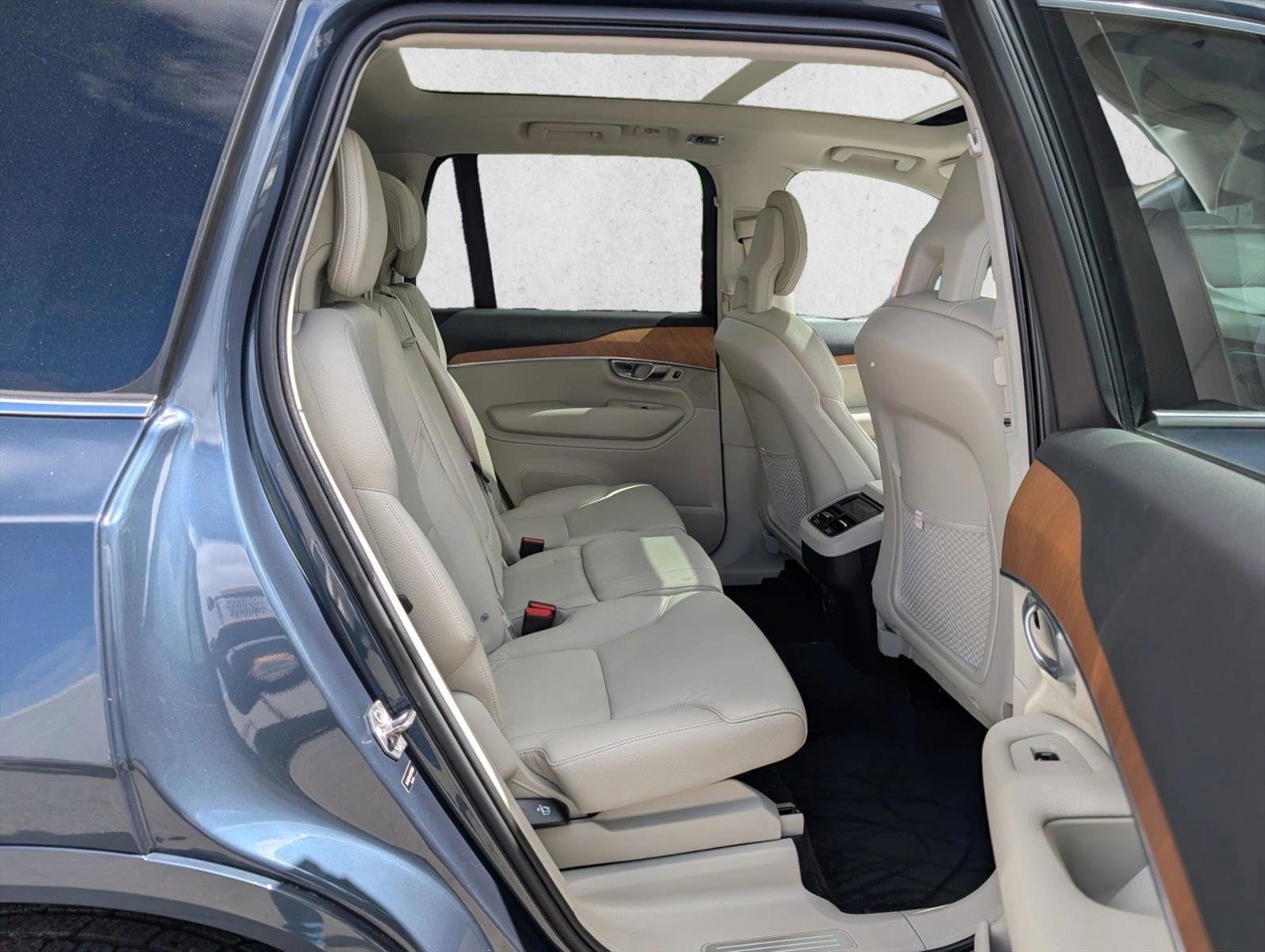 Used 2022 Volvo XC90 T5 Momentum AWD/4WD image 20