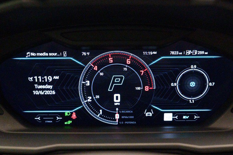 Used 2025 Lamborghini Urus SE AWD/4WD image 17