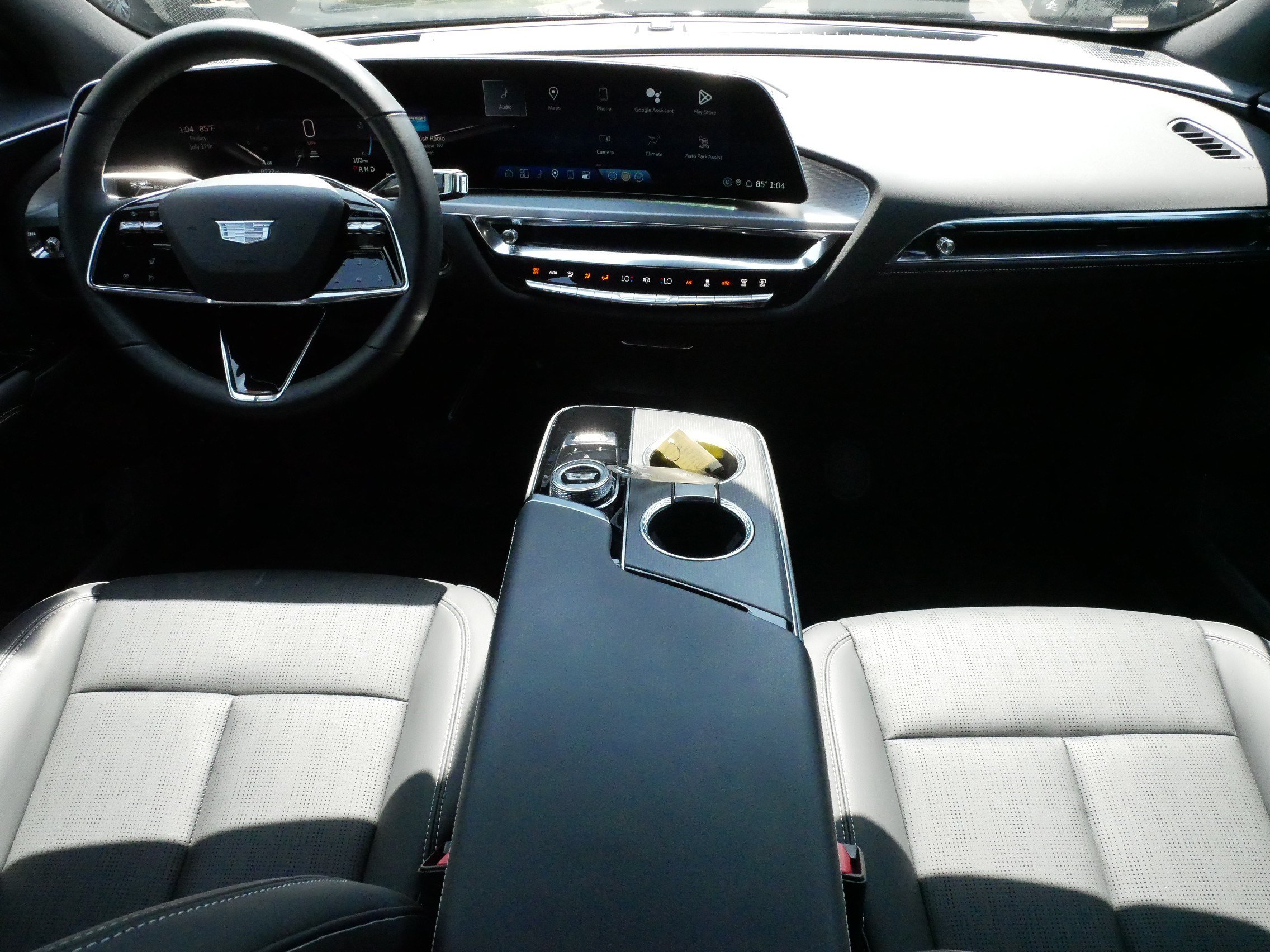 Used 2024 Cadillac Lyriq Luxury AWD/4WD image 10