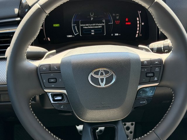 Used 2025 Toyota Camry SE FWD image 14