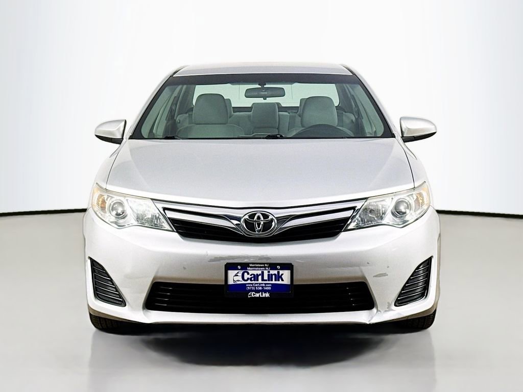 Used 2012 Toyota Camry LE FWD image 2