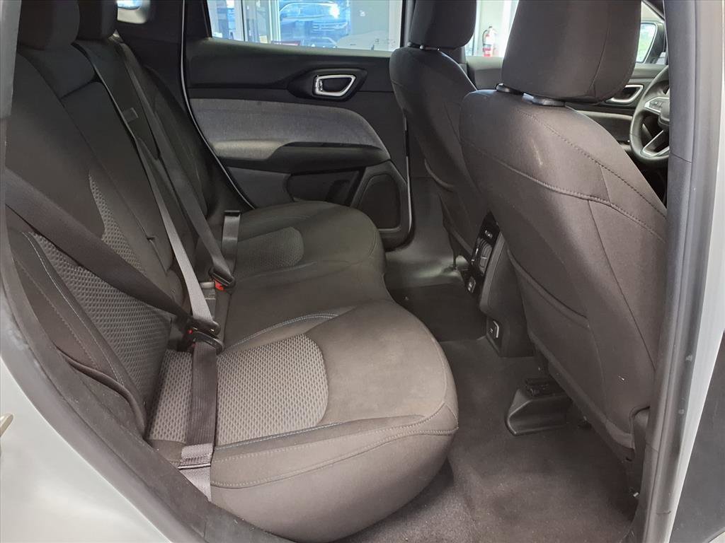 Used 2023 Jeep Compass Sport image 13