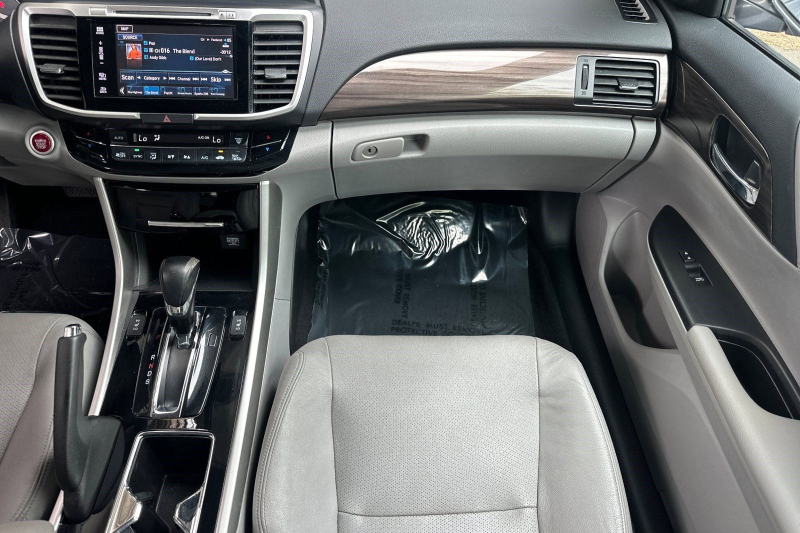Used 2017 Honda Accord Touring image 30