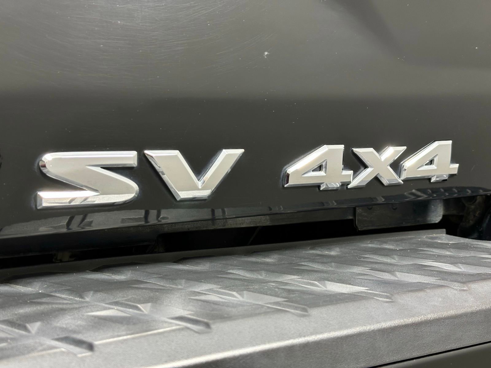 Used 2023 Nissan Titan SV image 14