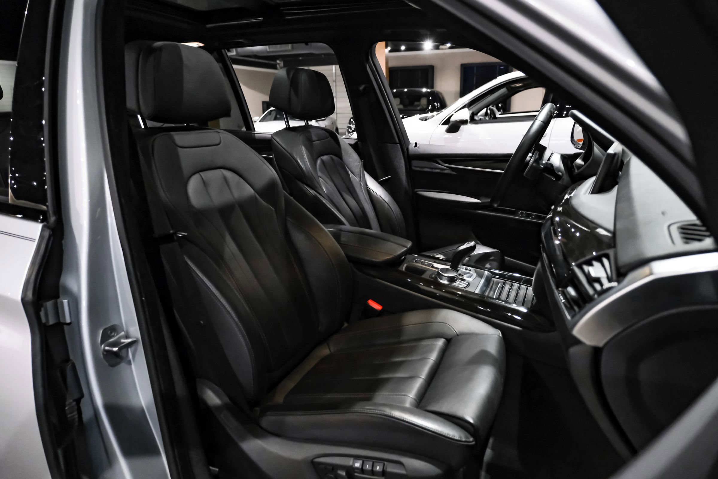 Used 2018 BMW X5 xDrive50i image 34