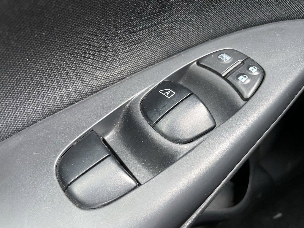 Used 2017 Nissan Sentra SR w/ SR Midnight Edition image 20