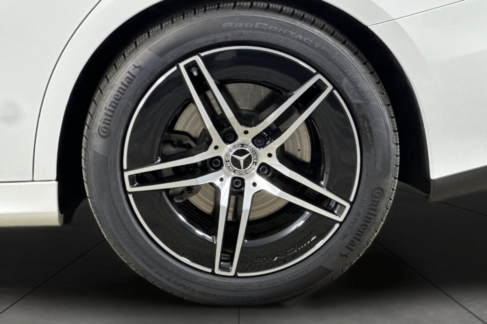 Used 2025 Mercedes-Benz E 350 Sedan image 25