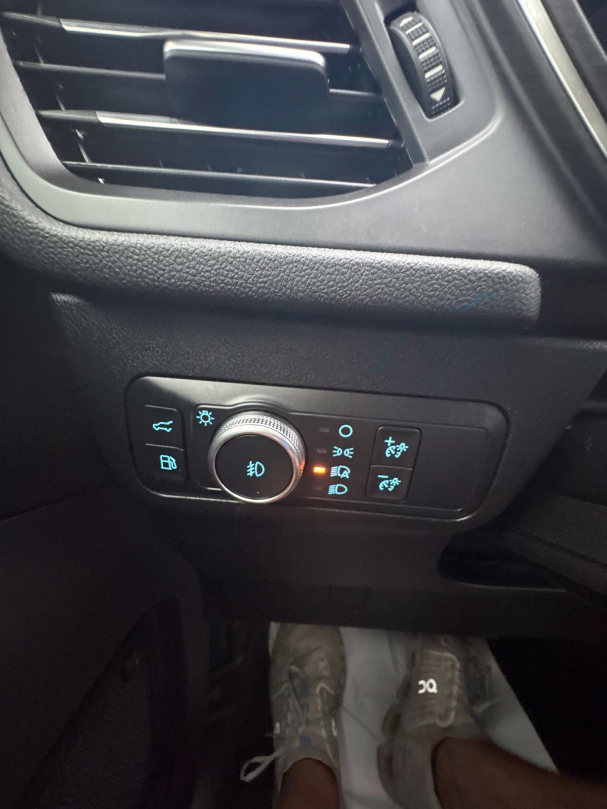 Used 2020 Ford Escape Titanium FWD image 24