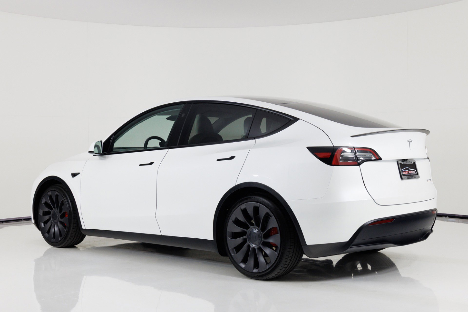 Used 2023 Tesla Model Y Performance AWD/4WD image 5