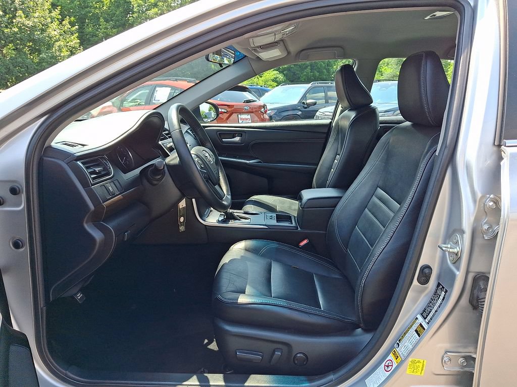Used 2017 Toyota Camry XLE FWD image 13
