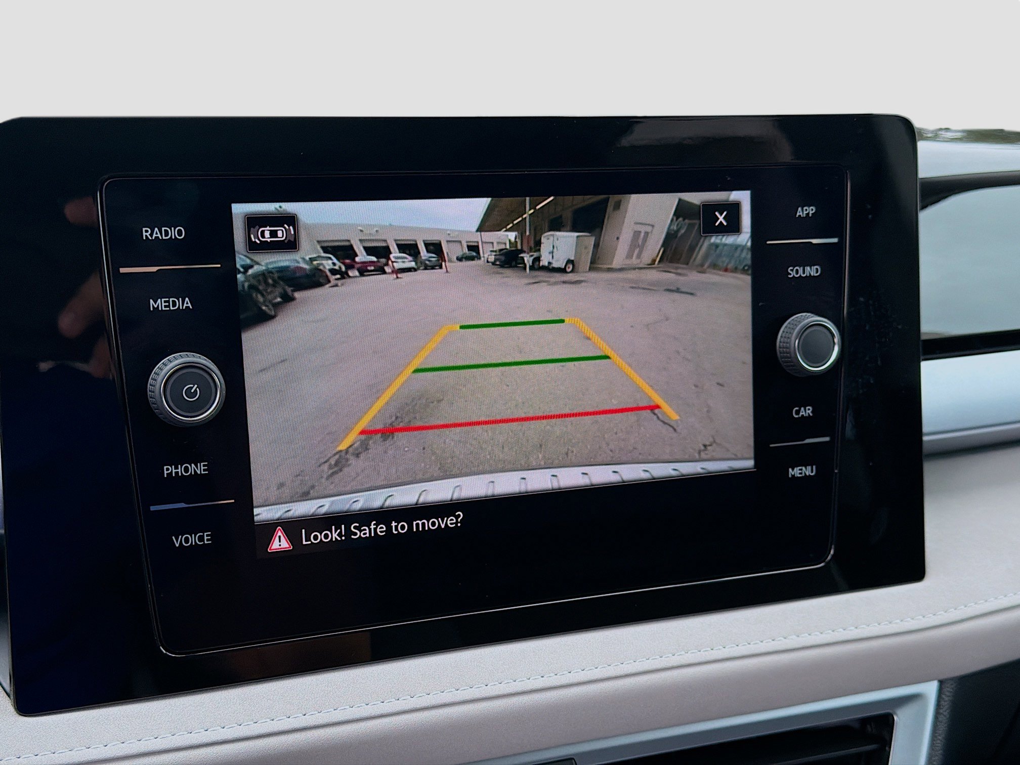 Certified 2025 Volkswagen Taos SE image 13