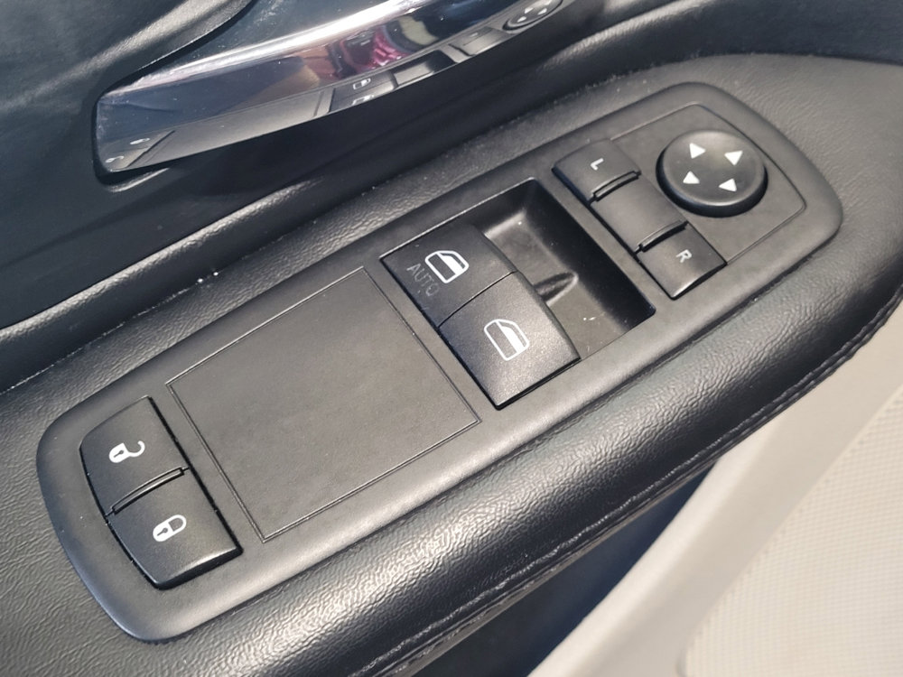 Used 2017 Dodge Grand Caravan SE image 27