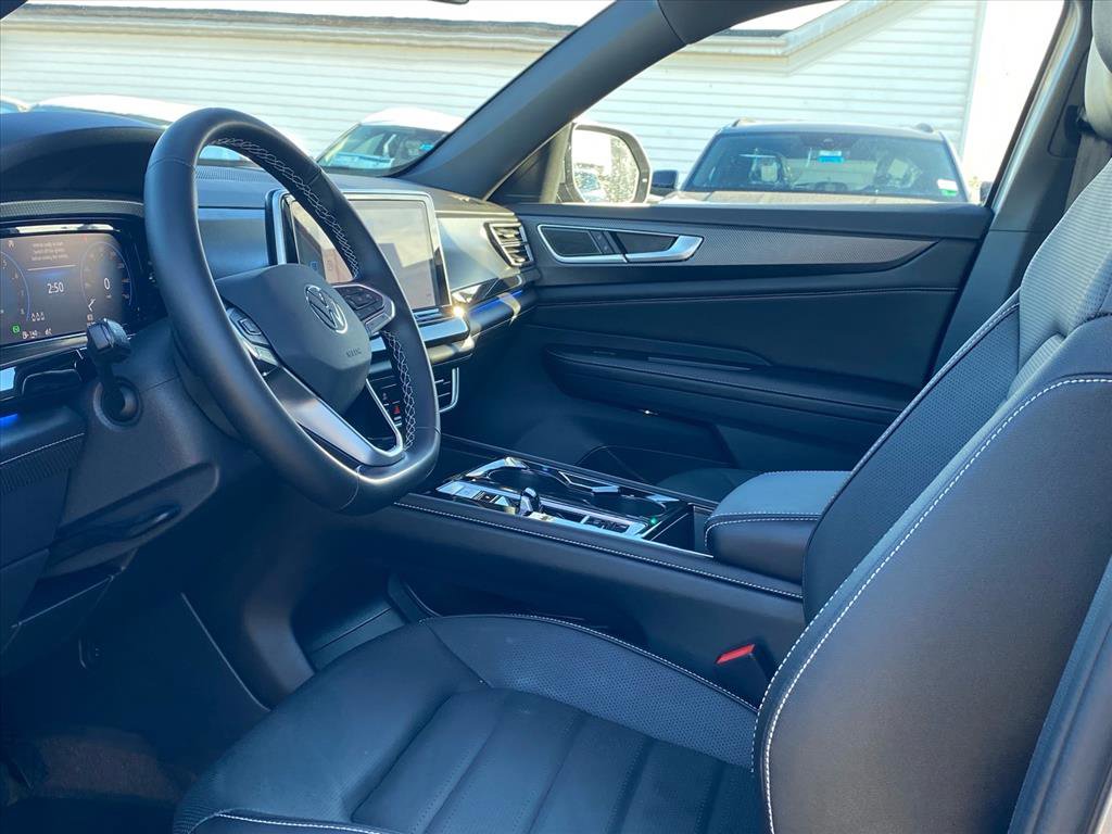 Certified 2025 Volkswagen Atlas Cross Sport SEL image 12