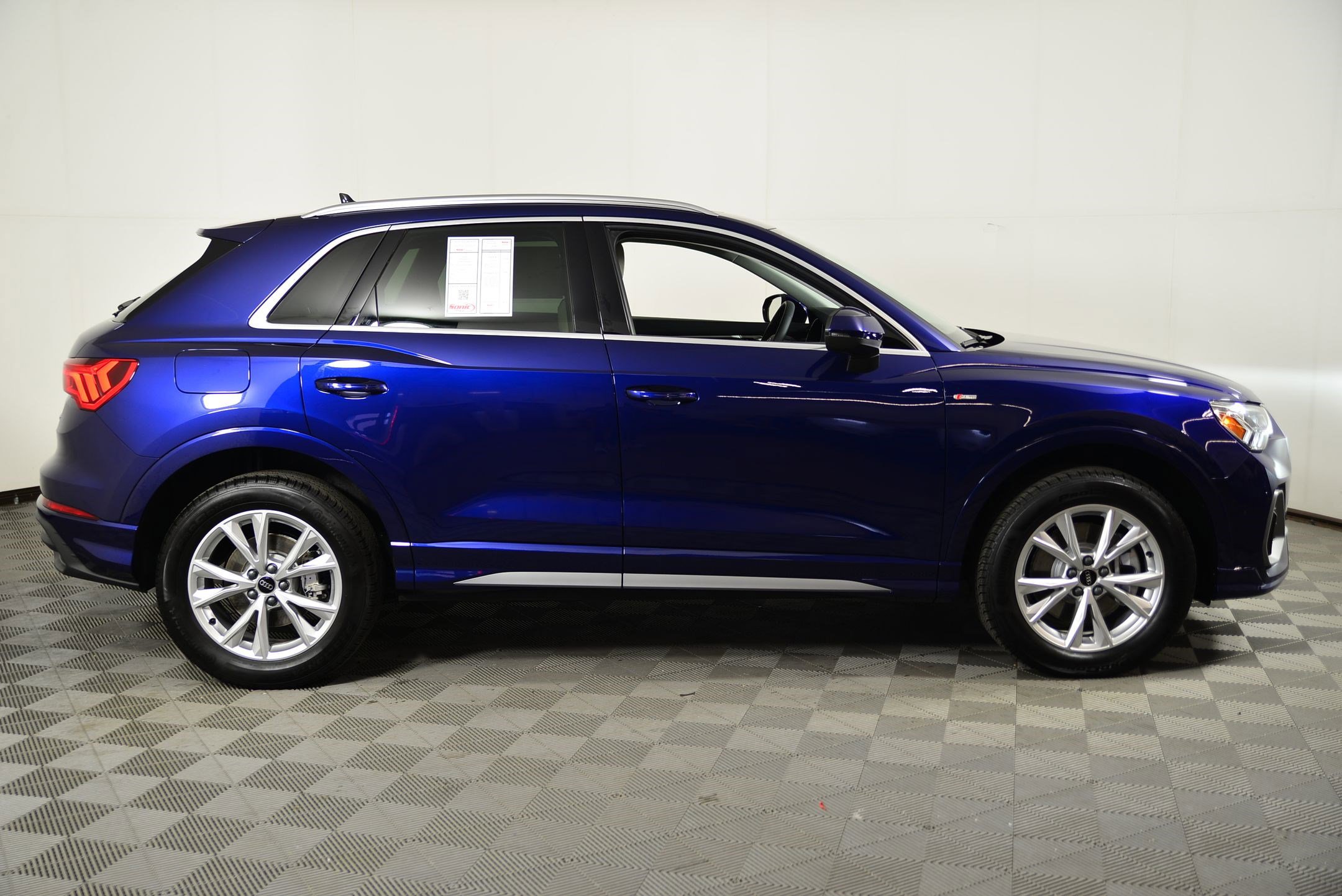 New 2025 Audi Q3 2.0T Premium w/ Convenience Package image 7