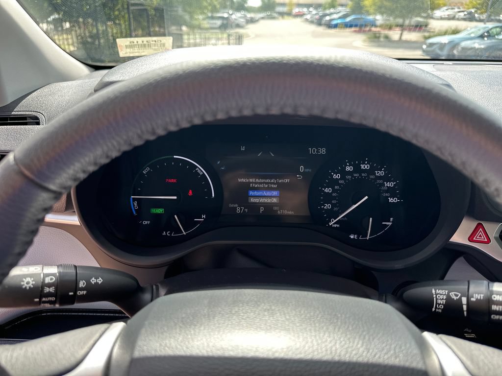 Used 2025 Toyota Sienna XLE FWD image 26