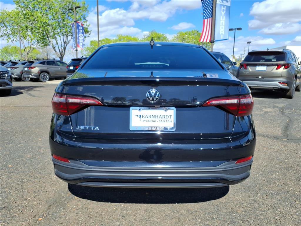 Used 2022 Volkswagen Jetta Sport image 6