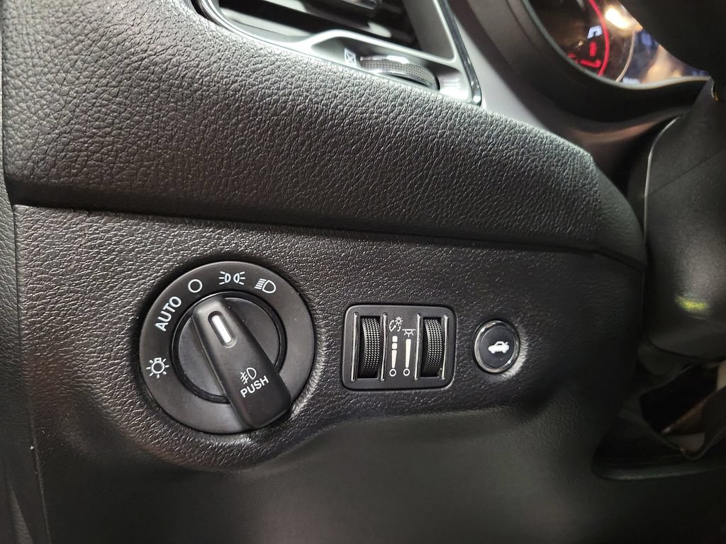 Used 2022 Dodge Challenger GT AWD/4WD image 25