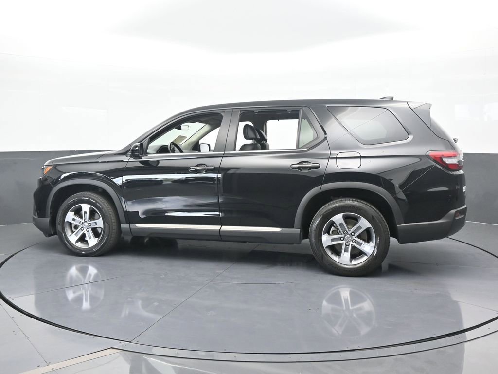 Used 2025 Honda Pilot EX-L image 3