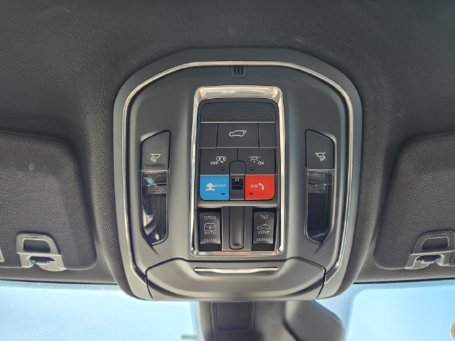Used 2025 Jeep Grand Cherokee L Laredo w/ Luxury Tech Group I AWD/4WD image 18