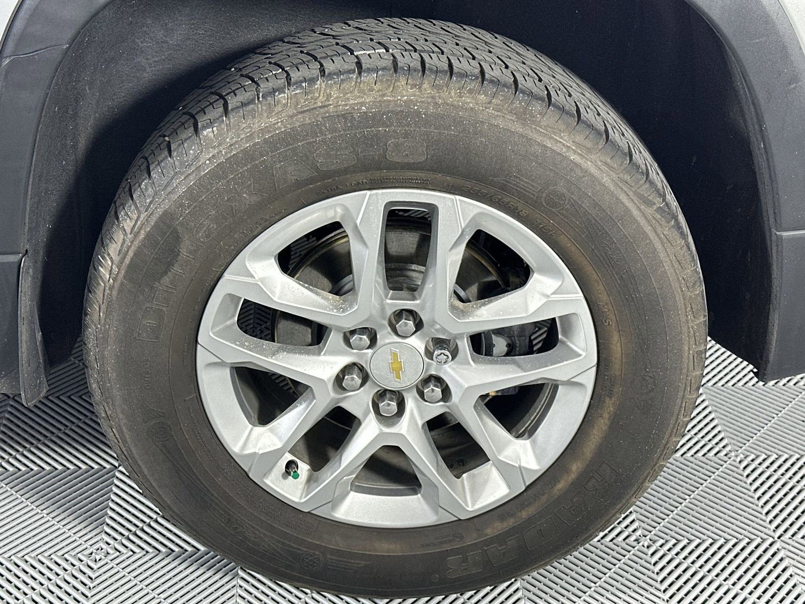 Used 2019 Chevrolet Traverse LT FWD image 10