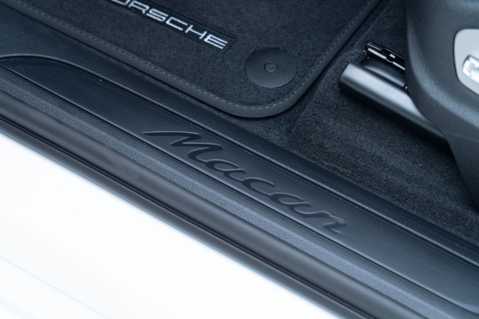 New 2026 Porsche Macan image 14