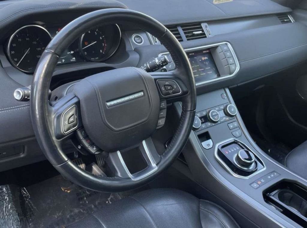 Used 2019 Land Rover Range Rover Evoque Landmark Edition image 4